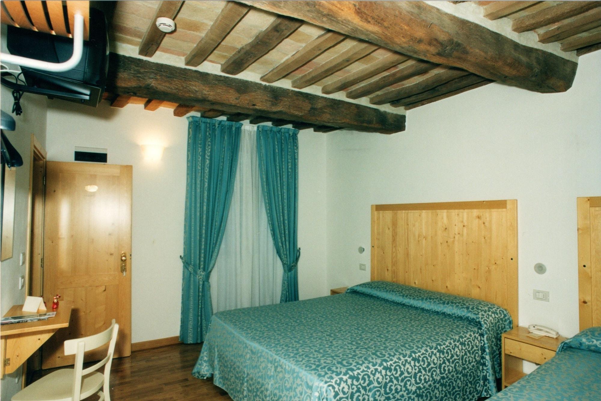 Hotel Tre Ceri غوبيو المظهر الخارجي الصورة