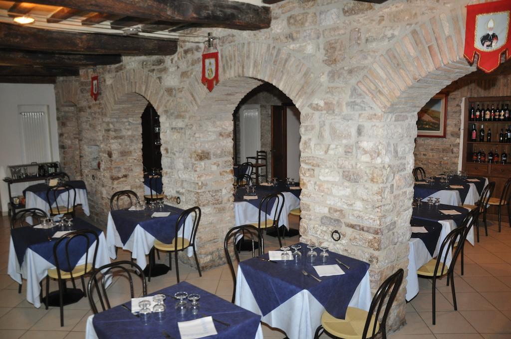 Hotel Tre Ceri غوبيو المظهر الخارجي الصورة